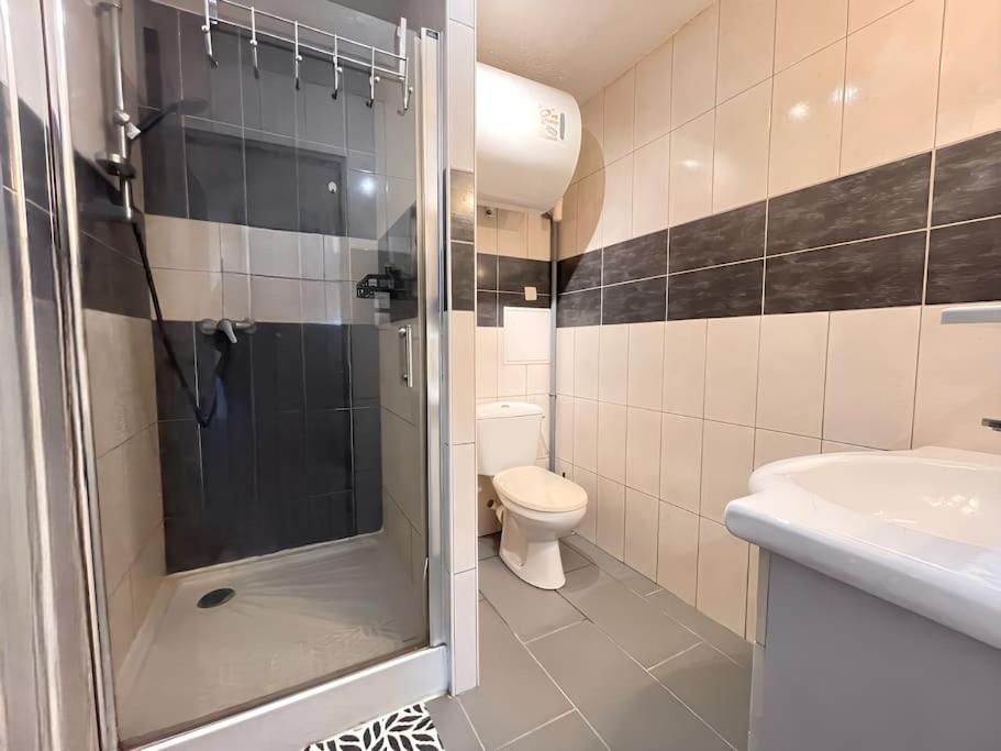Cherpin Confort Urbain 1Er Etage Roanne Exterior foto